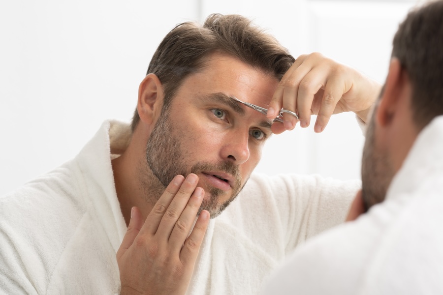 How to Trim Your Eyebrows (for Men)