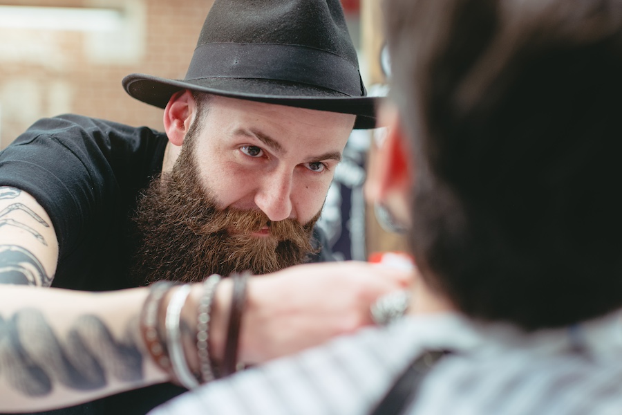 Barbers vs DIY: Should You Trim Your Beard at Home?