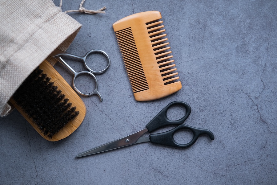 Beard Brush vs Comb: When to Use Each (and Why It Matters)
