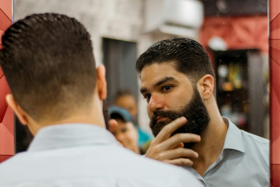When Your Beard Routine Isn’t Working — How to Tell It’s Time for Change — article illustr