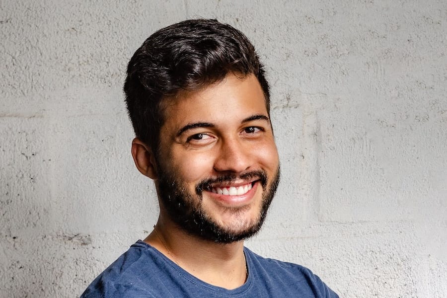 Why Your Beard Looks Thinner in Photos and How to Angle and Groom for Better Pictures — ar