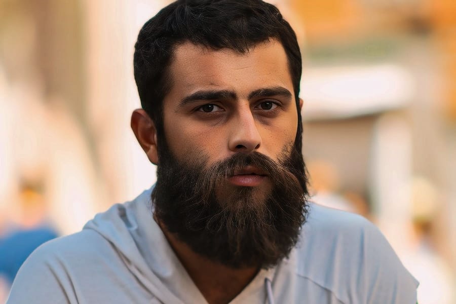 Why Your Beard Looks Thinner in Photos and How to Angle and Groom for Better Pictures — ar