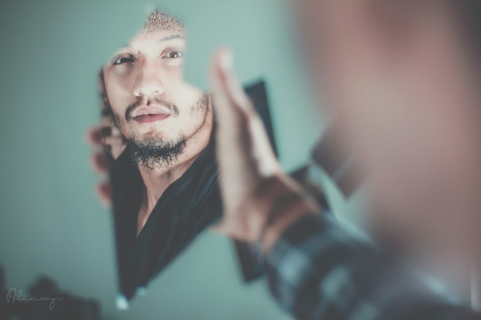 How to Fix a Patchy Beard: Styling Tricks and Habits That Make Sparse Areas Less Noticeable